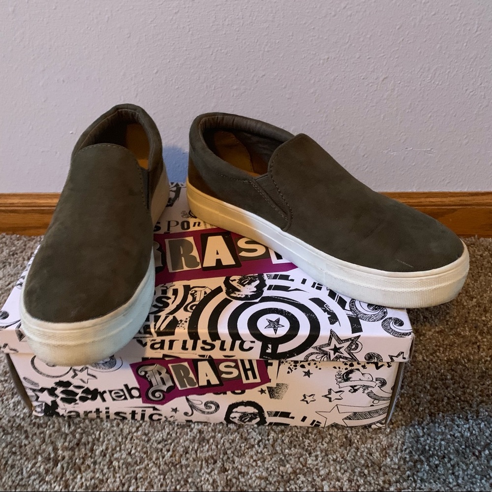 Sneakers